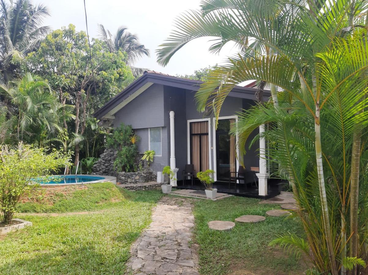 Mihilaka Holiday Homes Wadduwa Bagian luar foto