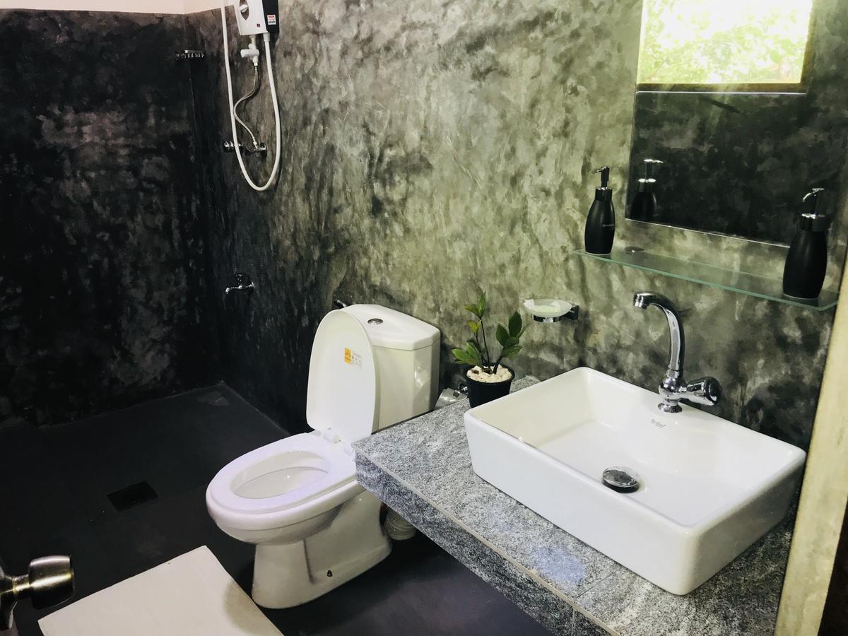 Mihilaka Holiday Homes Wadduwa Bagian luar foto