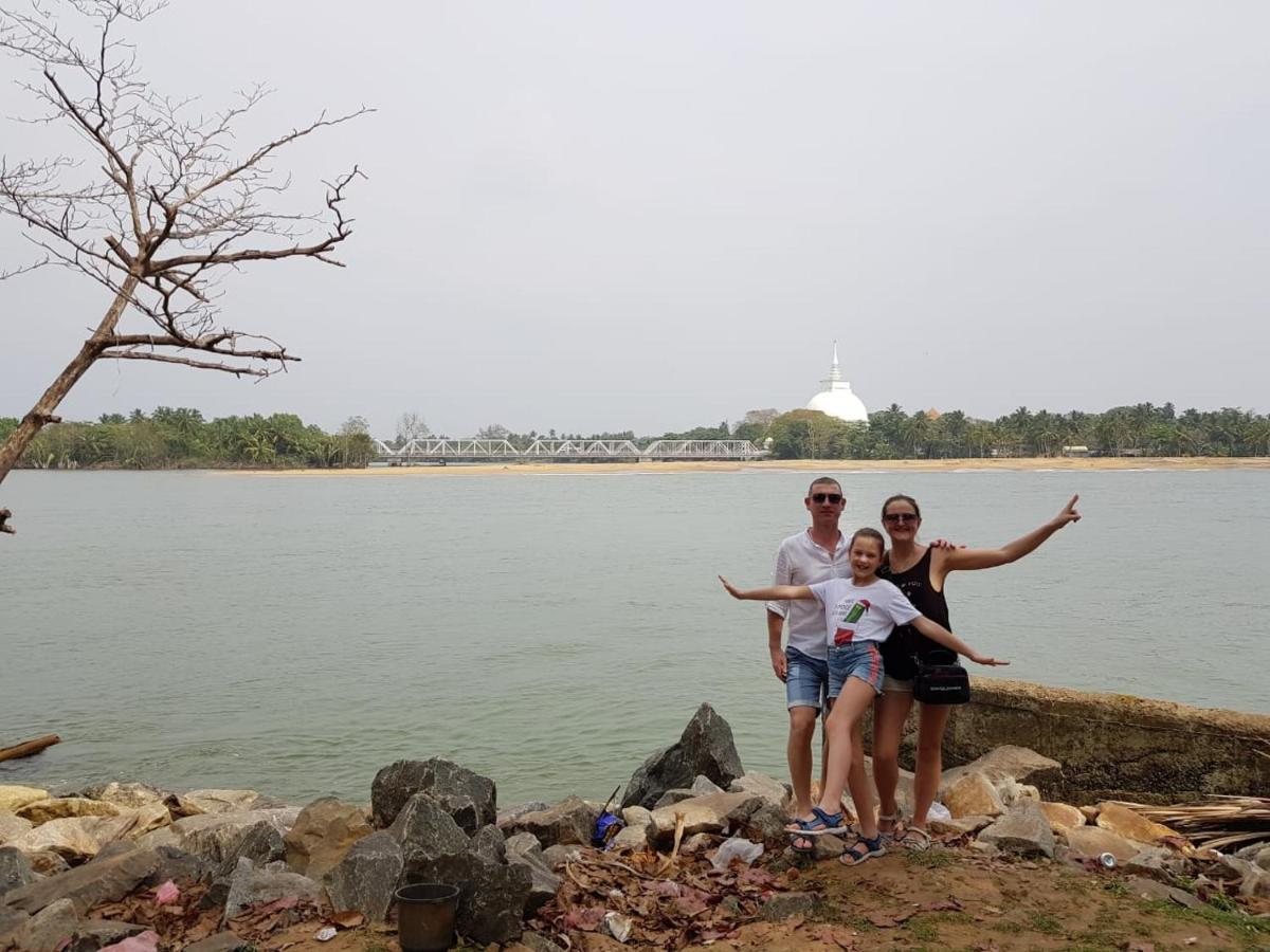 Mihilaka Holiday Homes Wadduwa Bagian luar foto